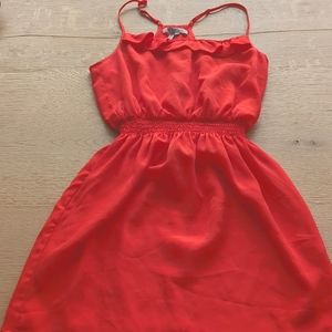 Dress with two side pockets
